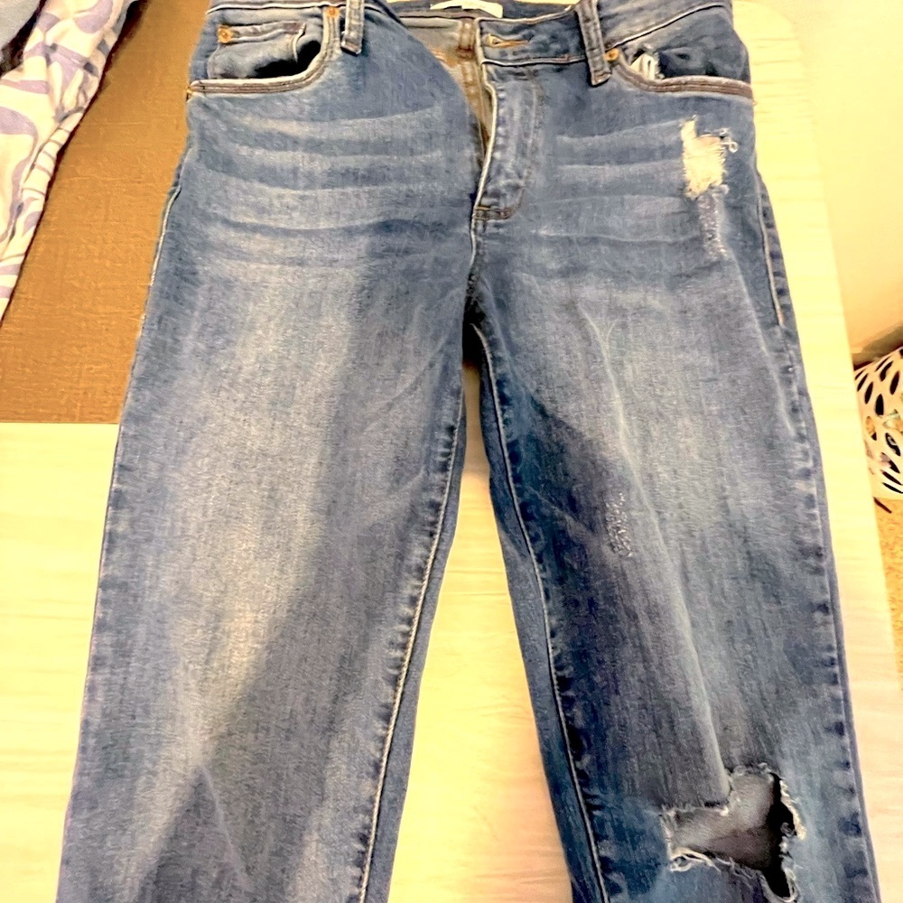 I’m not very good at taking photos but these are really comfy boyfriend jeans:)